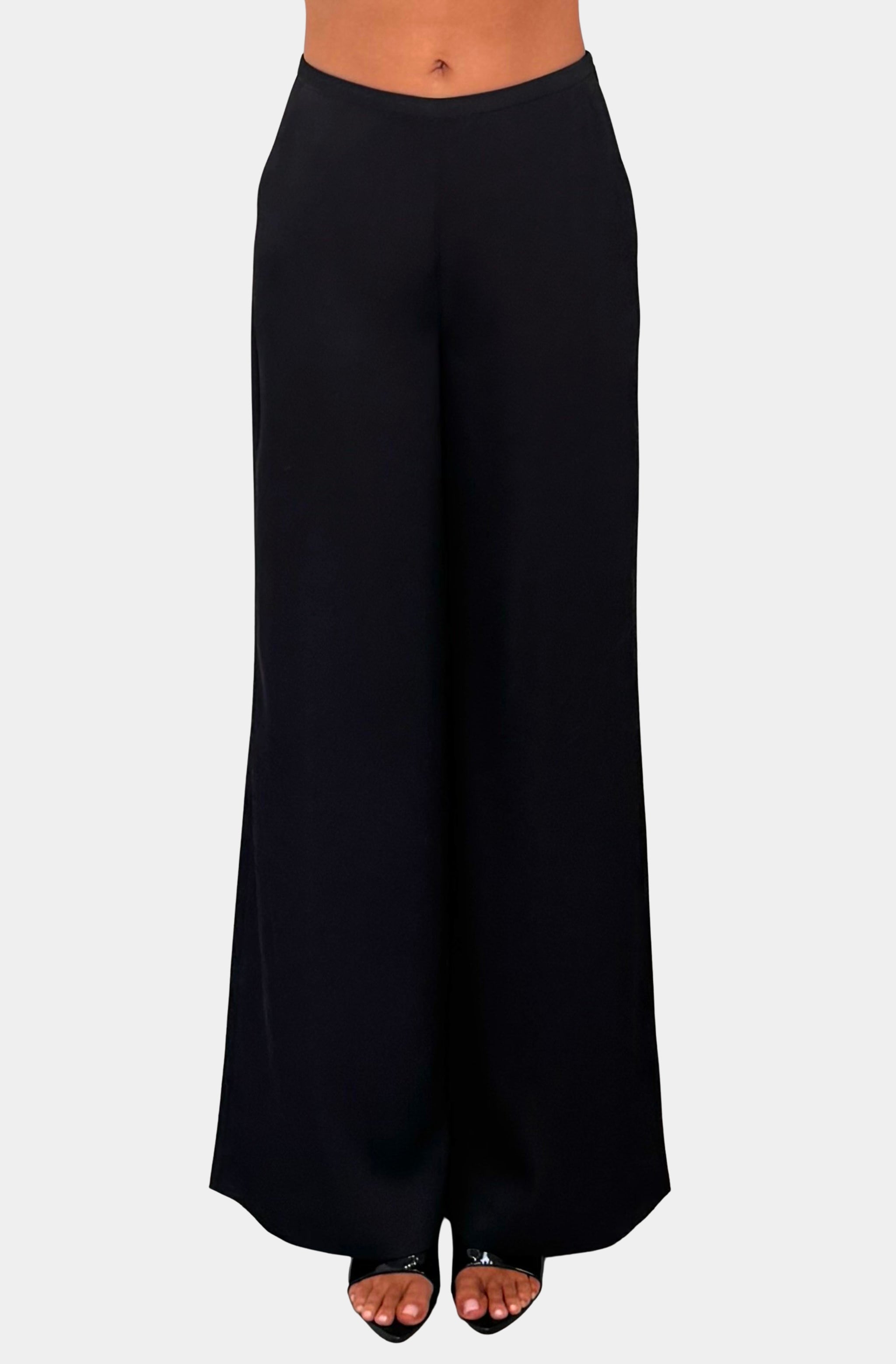 Tavia Pant